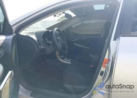 2011 Toyota Corolla S z USA, uszkodzony, nr VIN 2T1BU4EE5BC621235